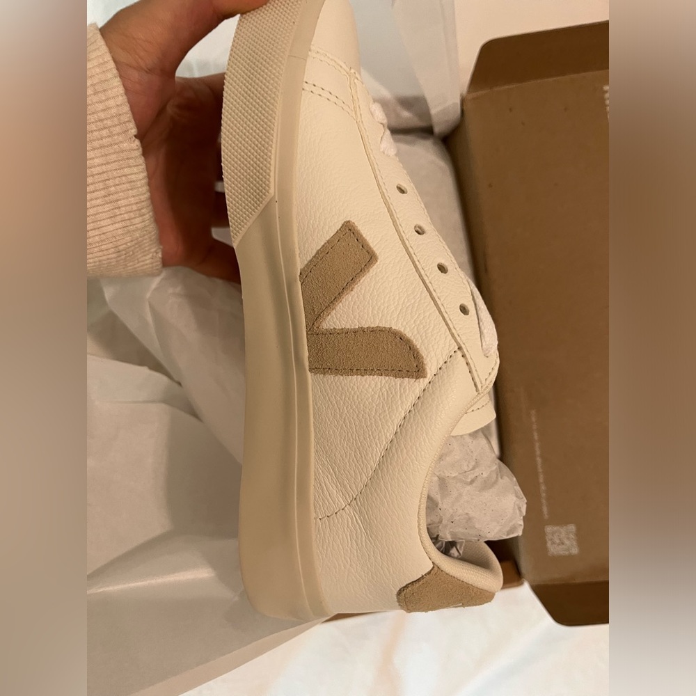 VEJA Campo Chromefree Leather white almond shoes